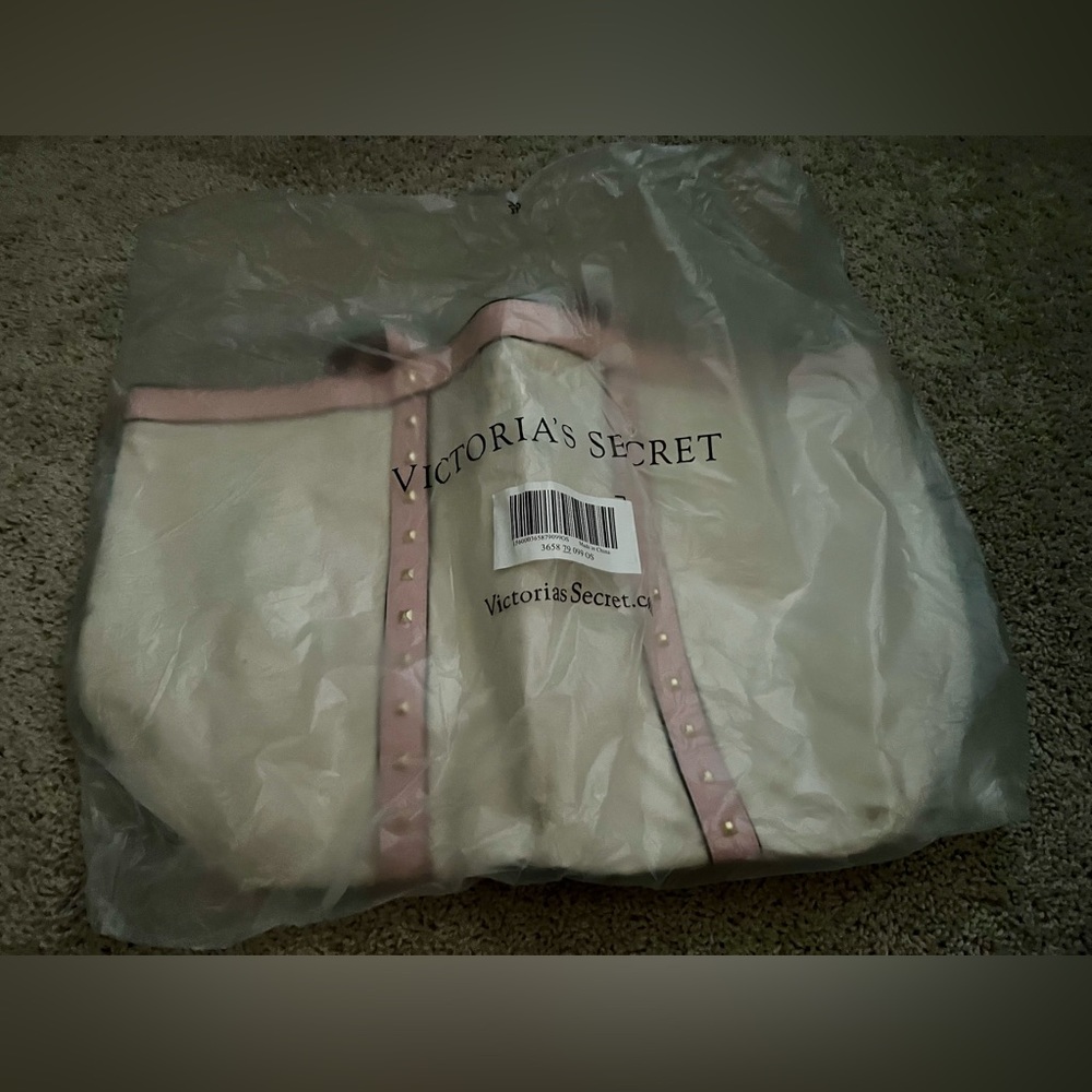 Victoria Secret NWT Pink vegan leather straps and cream canvas body bag.